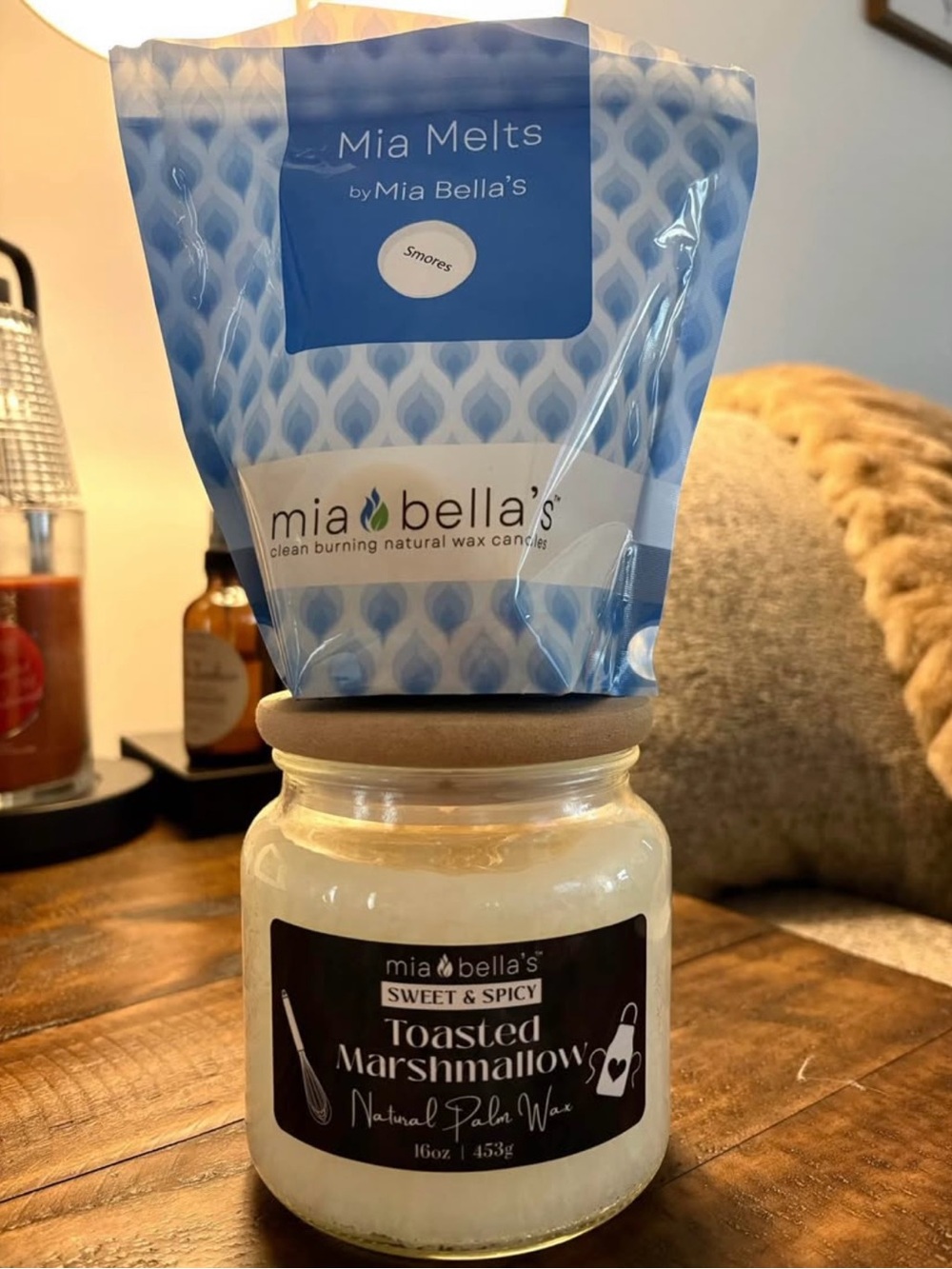 Mia Bella's Toasted Marshmallow Candle with Smores Melts
